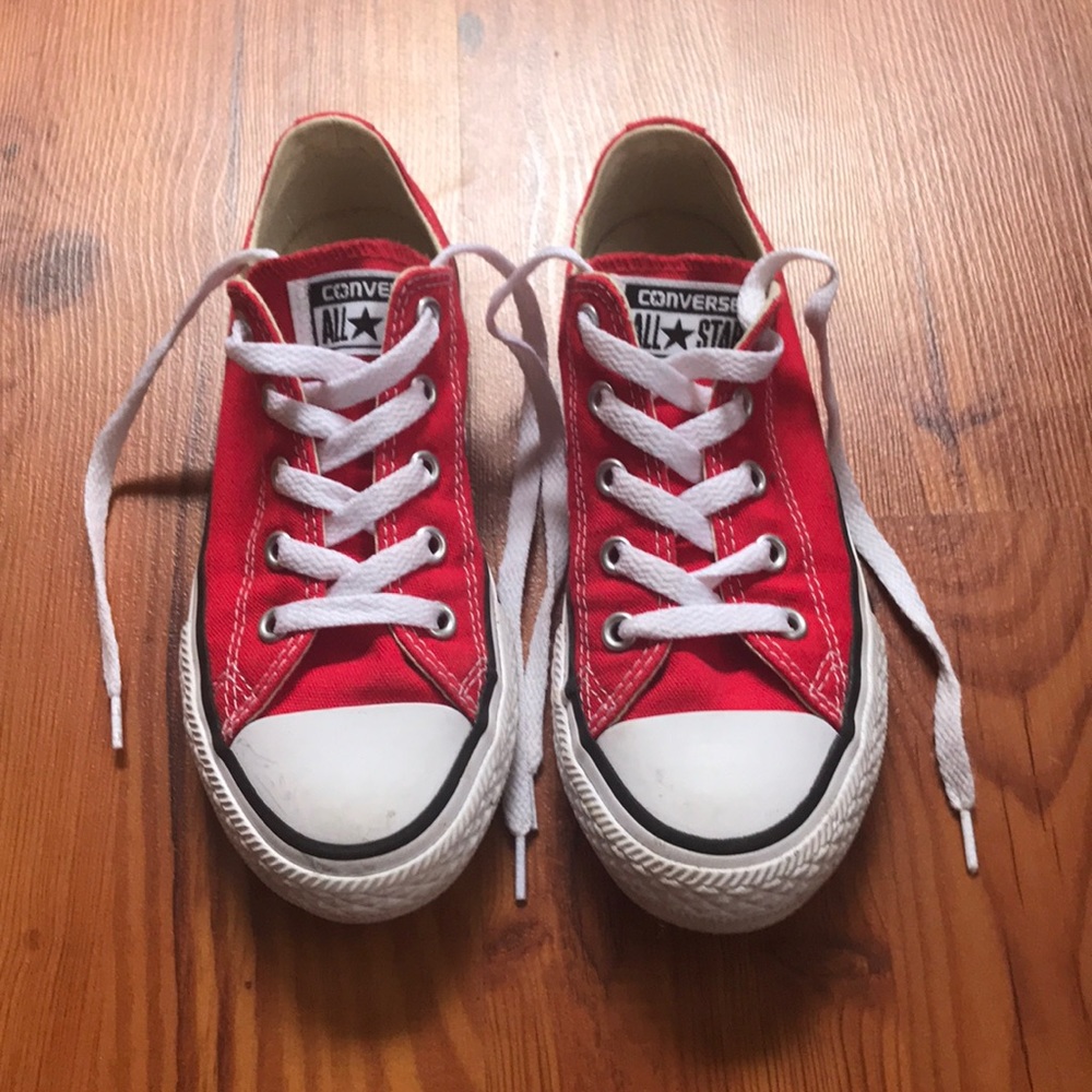 Boys converse